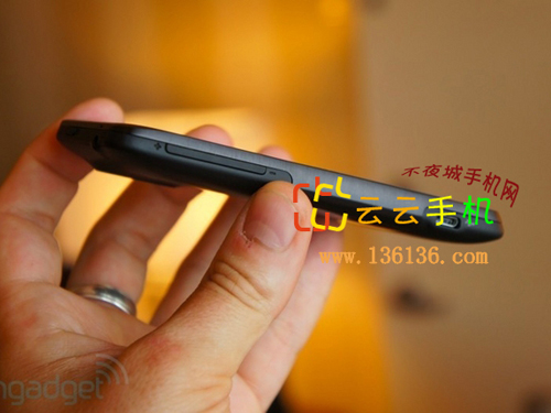 4˫˰׿ HTC EVO Design 4Gͼ