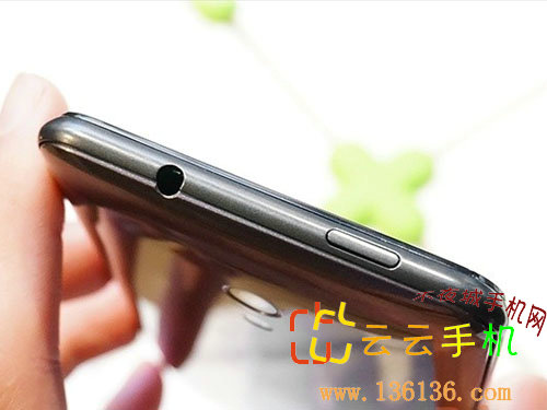 5Ӣĺж˻ HTC Desire 700ͼ